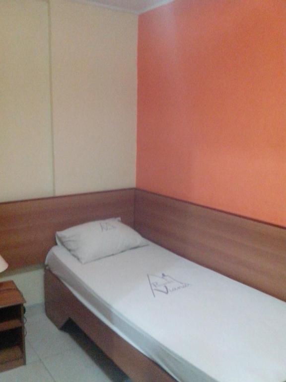 Single Room,52203308:JPEG